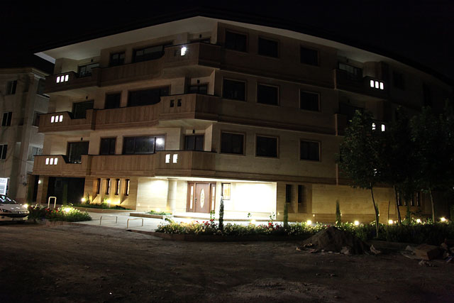 نمای شمالی ساختمان یاس